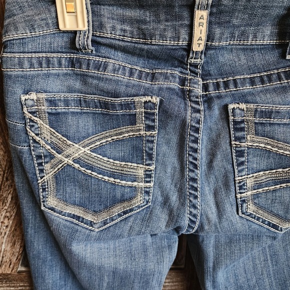 Ariat Jeans‎ Women's Size 31R x 32 REAL Denim Dresden Mid Rise Stretch Straight - Picture 7 of 10